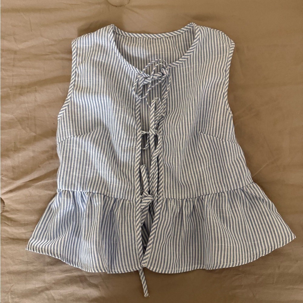 Spring/summer tie up top
